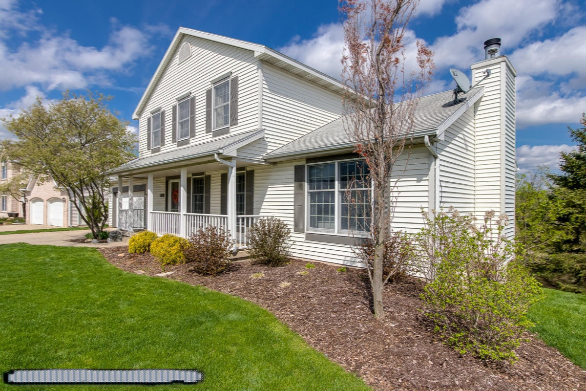 1744 Riva Ridge Drive Southeast Grand Rapids, MI 49546 - Photo 2 of 24 Side View