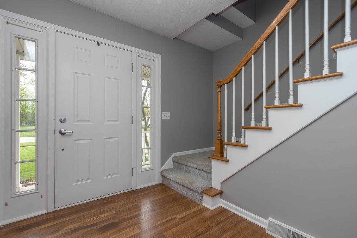 1744 Riva Ridge Drive Southeast Grand Rapids, MI 49546 - Photo 4 of 24 Foyer
