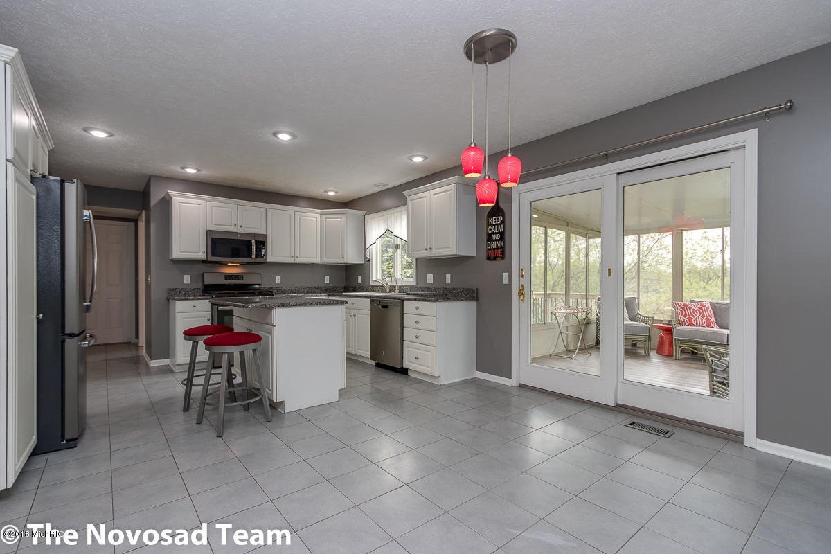 1744 Riva Ridge Drive Southeast Grand Rapids, MI 49546 - Photo 6 of 24 Kitchen/Eating Area