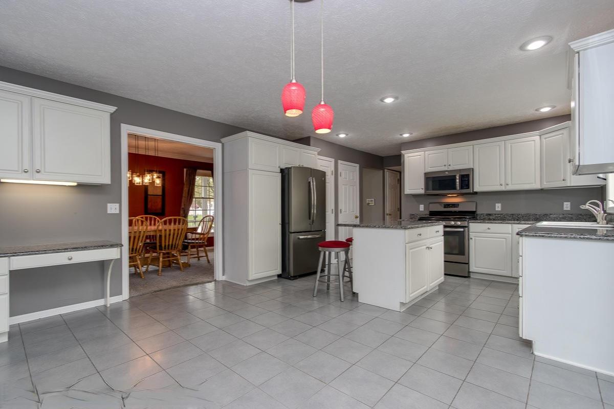 1744 Riva Ridge Drive Southeast Grand Rapids, MI 49546 - Photo 7 of 24 Kitchen/Eating Area