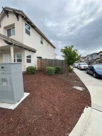 $2,575 | 6196 Fowler Avenue, Sacramento, CA 95828
