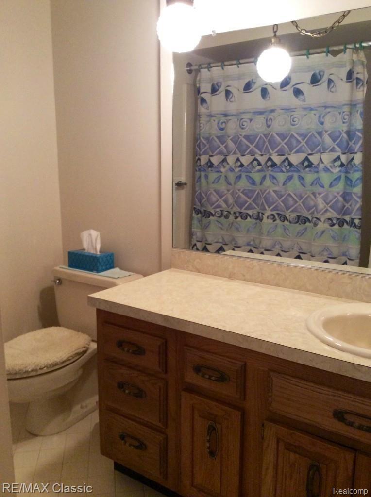 30030 Martindale Road New Hudson, MI 48165 - Photo 16 of 21 Main Bathroom