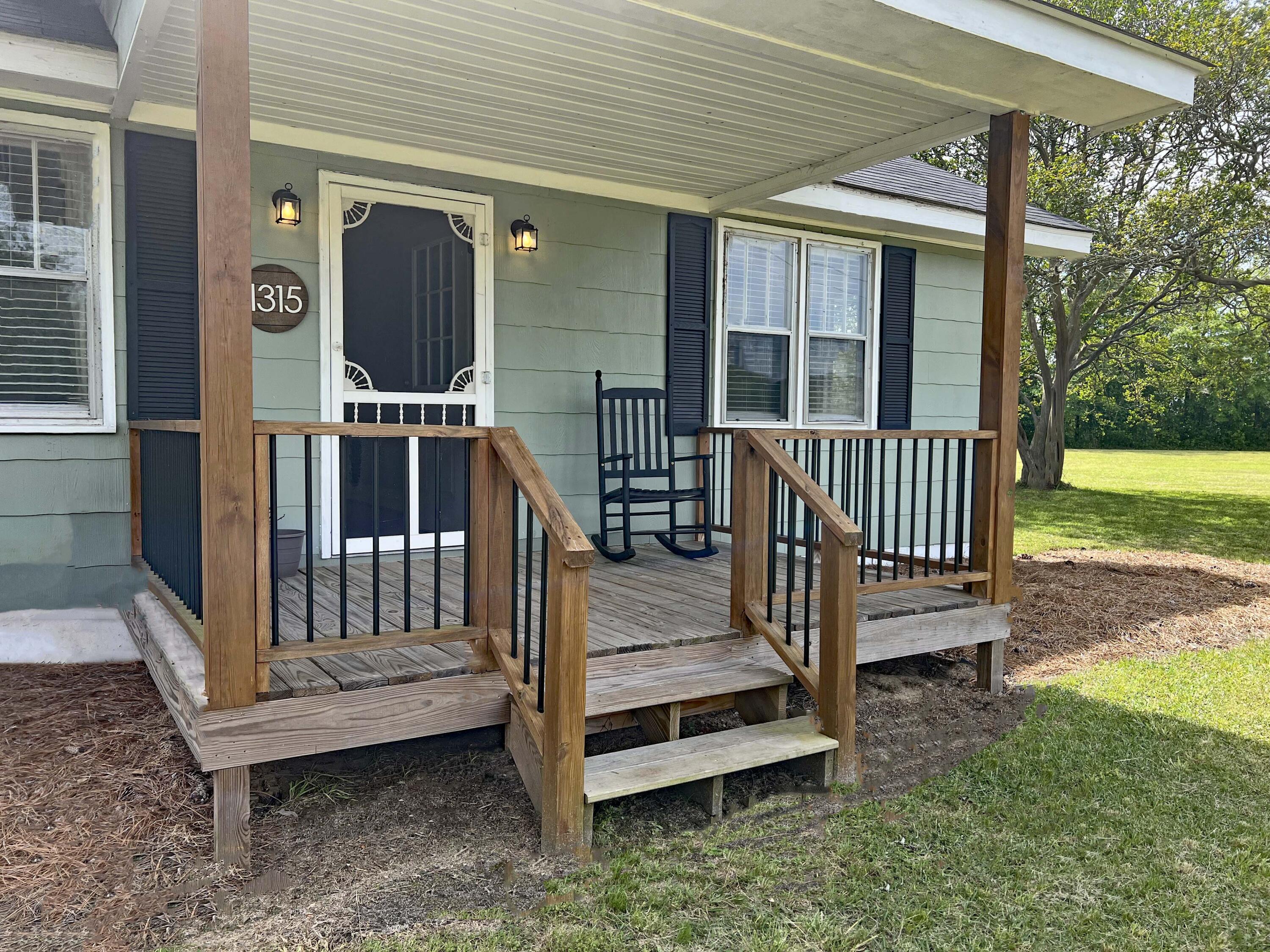 1315 State Rd S-38-81 Elloree, SC 29047 - Photo 10 of 38 11