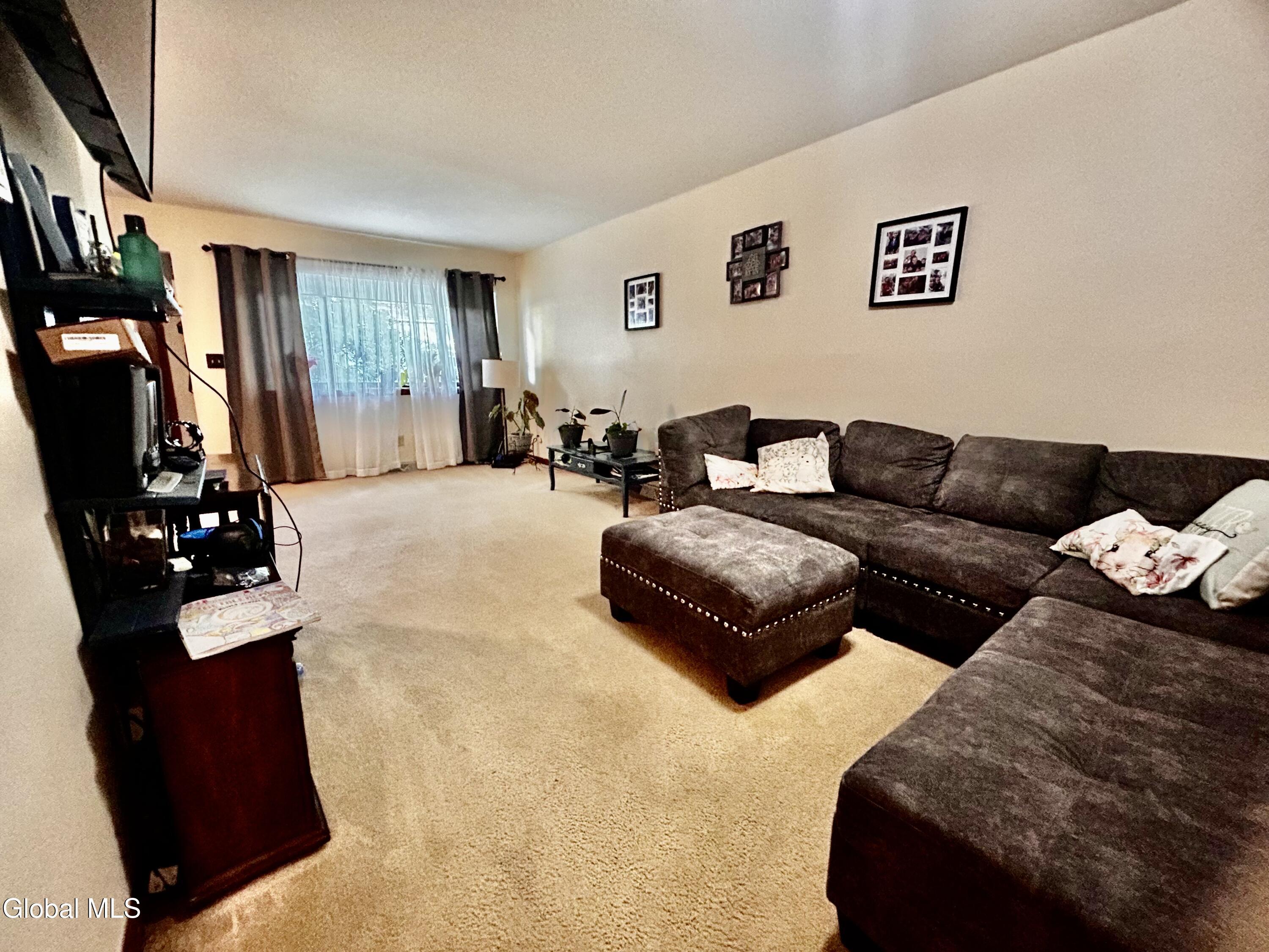 34 Henderson Road, Unit A Bethlehem, NY 12077 - Photo 5 of 20 IMG_6755