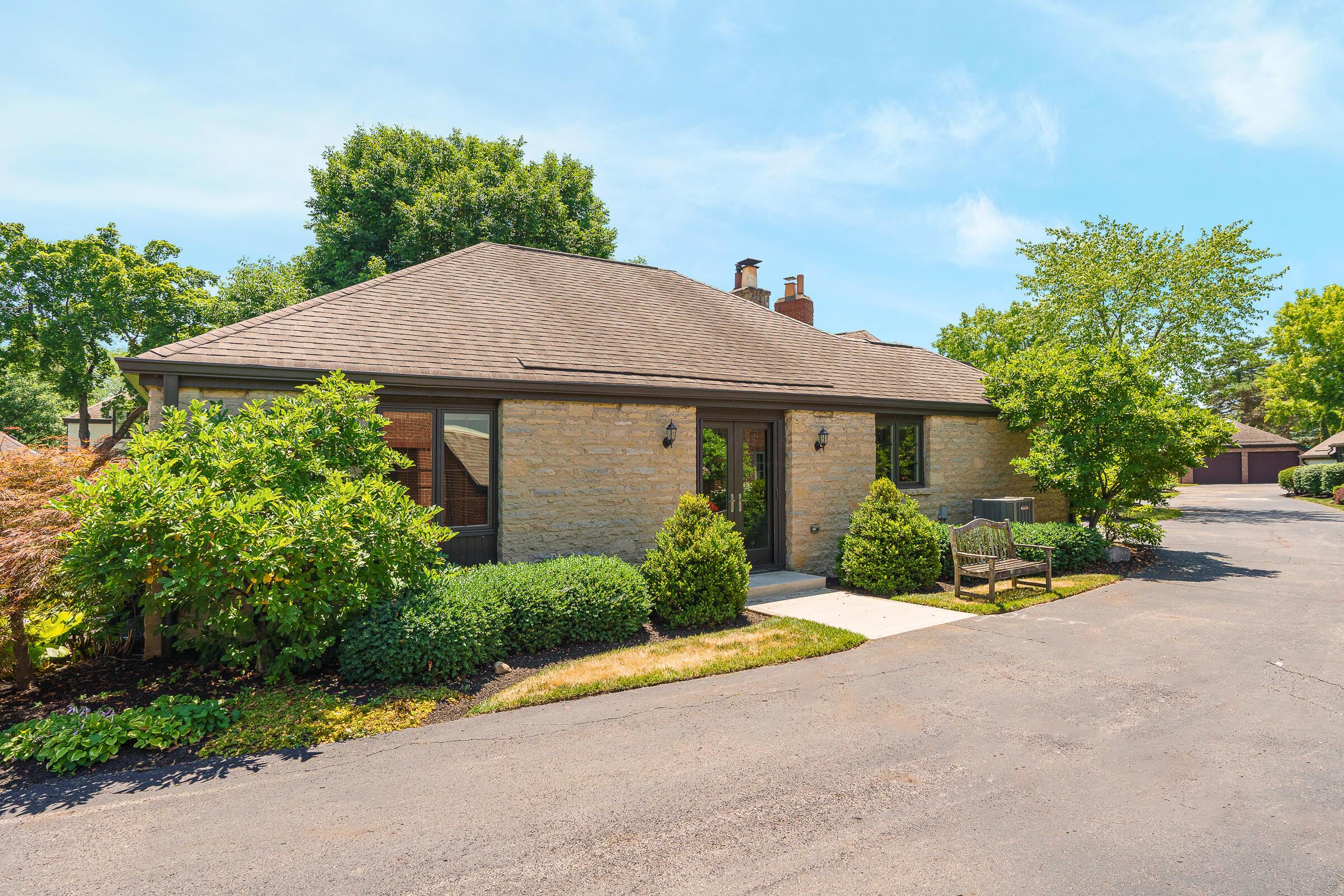 1399 La Rochelle Drive Columbus, OH 43221 - Photo 26 of 38 1399 La Rochelle Dr-10