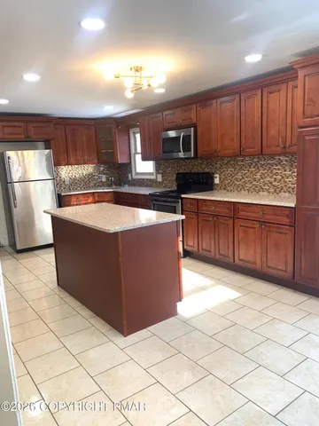 $2,100 | 4633 Burnside Drive, Tobyhanna, PA 18466