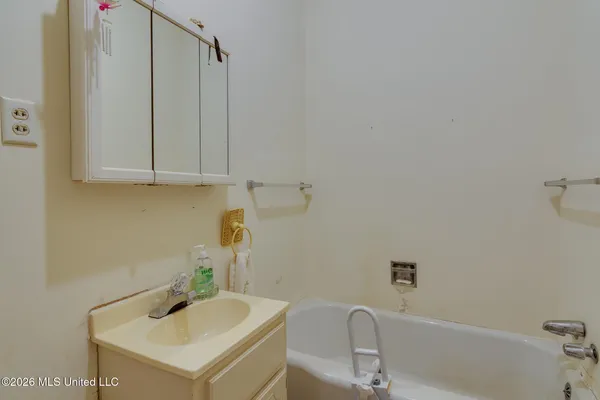 $150,000 | 104 East South Avenue, Crenshaw, MS 38621