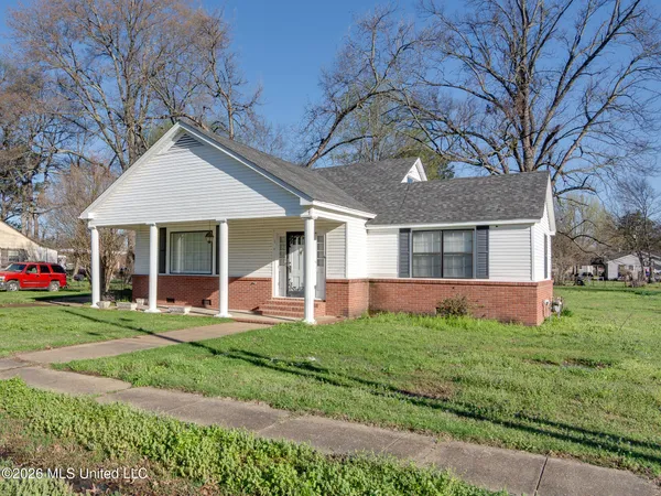 $150,000 | 104 East South Avenue, Crenshaw, MS 38621