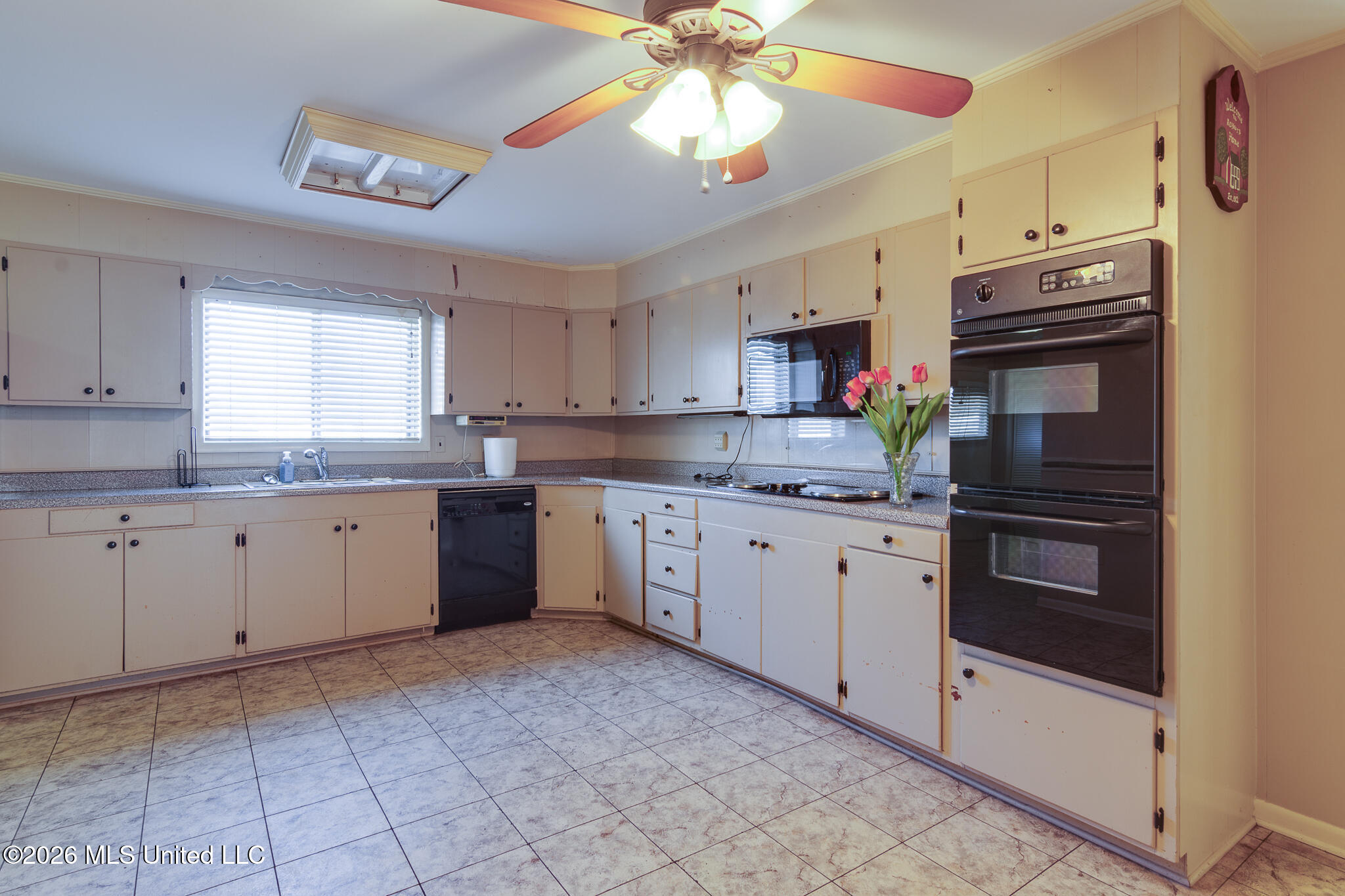 104 East South Avenue Crenshaw, MS 38621 - Photo 8 of 33 104 East South Avenue-14