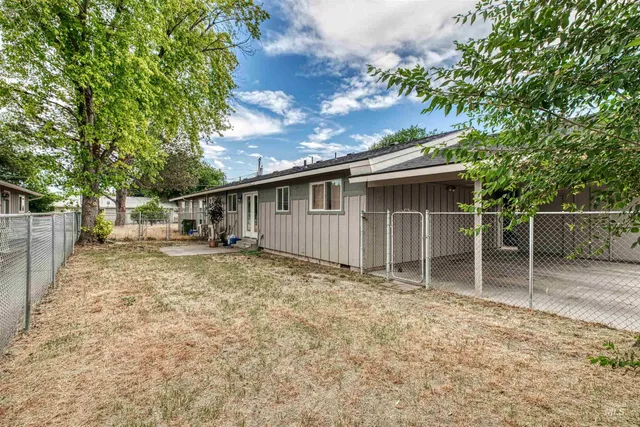 $350,000 | 650-652 Northwest 6th Street, Ontario, OR 97914