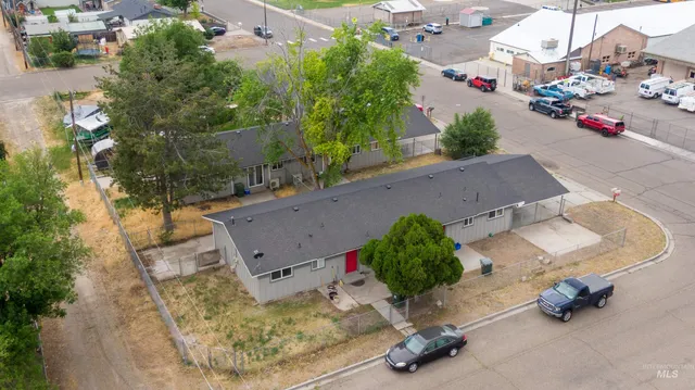 $350,000 | 650-652 Northwest 6th Street, Ontario, OR 97914