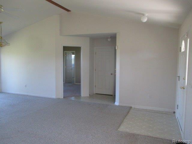 Living room (2).jpg