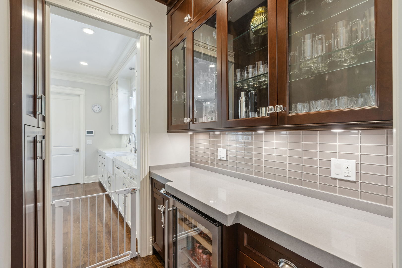 923 Harvard Lane Wilmette, IL 60091 - Photo 8 of 42 a view of a kitchen from a hallway