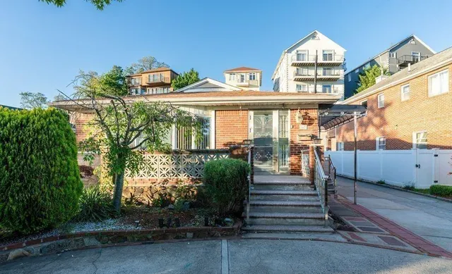 $679,000 | 669 West Fingerboard Road | Grasmere