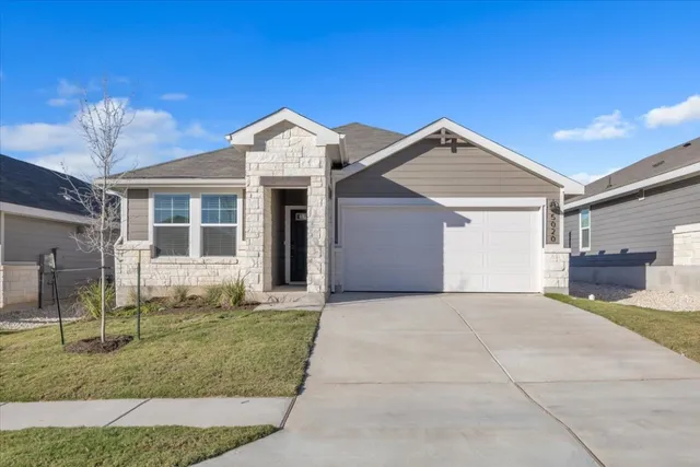 $2,300 | 5020 Hazelnut Lane, Del Valle, TX 78617