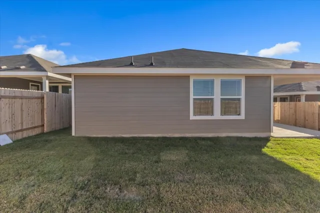 $2,300 | 5020 Hazelnut Lane, Del Valle, TX 78617