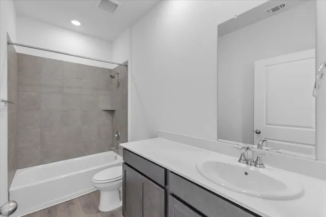 $2,300 | 5020 Hazelnut Lane, Del Valle, TX 78617