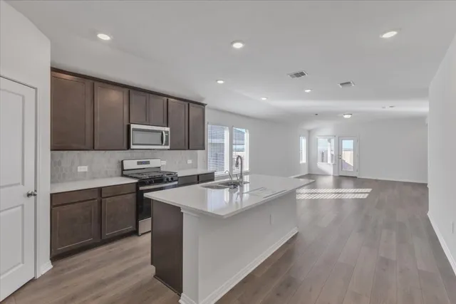 $2,300 | 5020 Hazelnut Lane, Del Valle, TX 78617