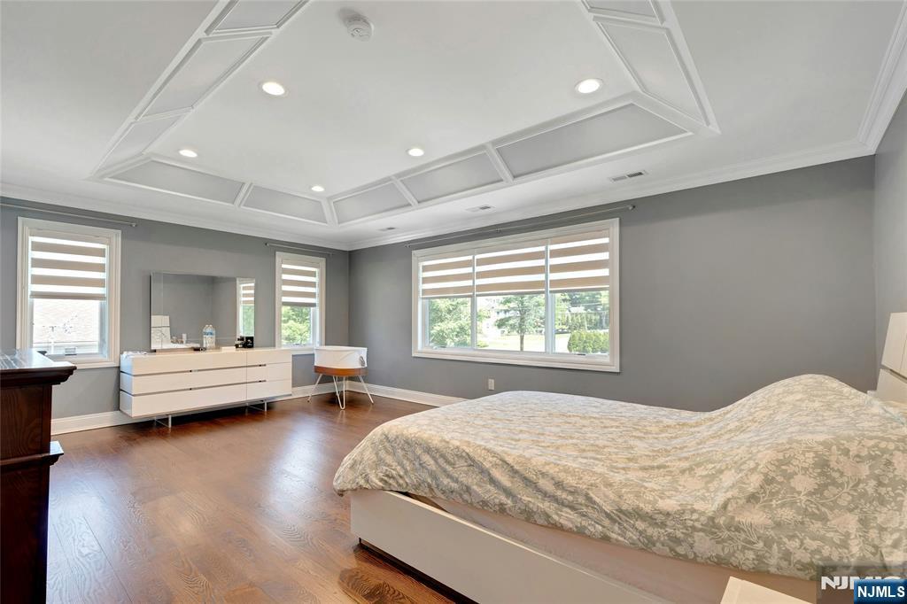 697 Terrace Drive Paramus, NJ 07652 - Photo 15 of 30