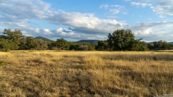 $1,482,000 | 1593 County Road 354, Utopia, TX 78884