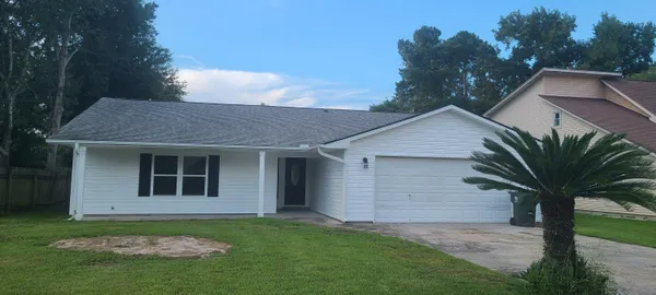 $2,250 | 104 Coachman Lane, Summerville, SC 29486