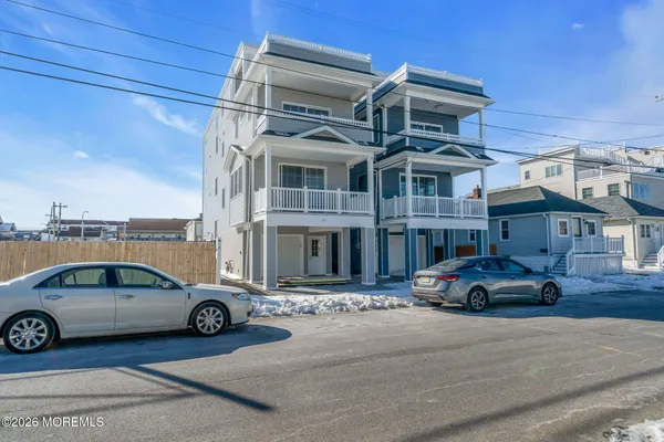 a car parked in front of a building
