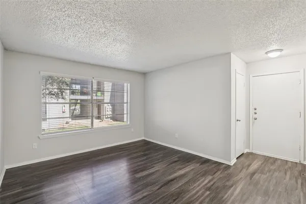 $1,025 | 1910 Joe Ramsey Boulevard East, Greenville, TX 75401