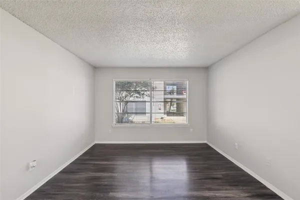 $1,025 | 1910 Joe Ramsey Boulevard East, Greenville, TX 75401