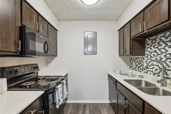 $1,025 | 1910 Joe Ramsey Boulevard East, Greenville, TX 75401