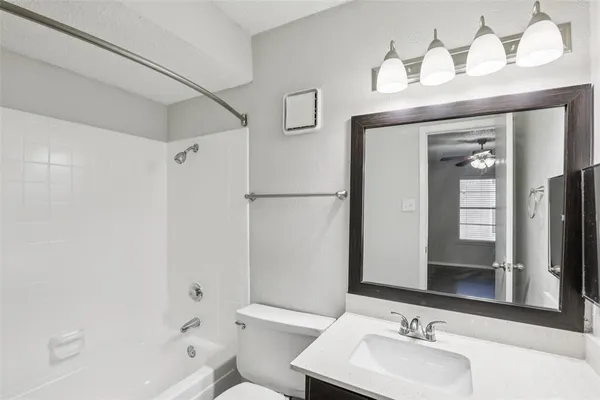 $1,025 | 1910 Joe Ramsey Boulevard East, Greenville, TX 75401