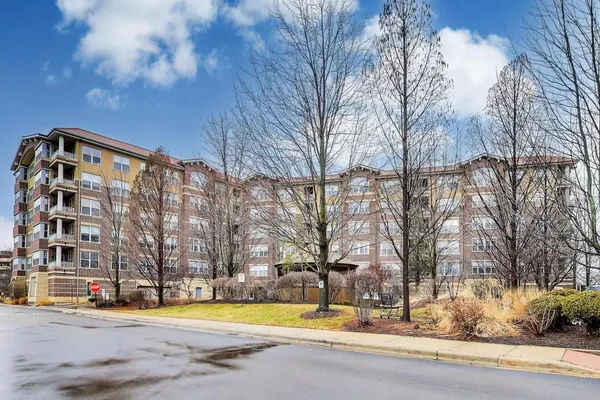 $449,000 | 9350 Skokie Boulevard, Unit 510, Skokie, IL 60077