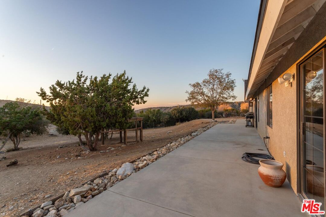 29243 Piani Road Pearblossom, CA 93553 - Photo 32 of 64