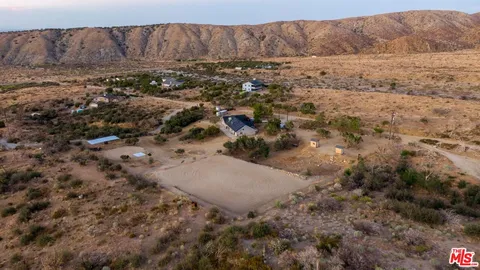 $530,000 | 29243 Piani Road, Pearblossom, CA 93553