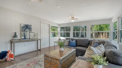 $464,000 | 209 Briggs Court, Sarasota, FL 34237