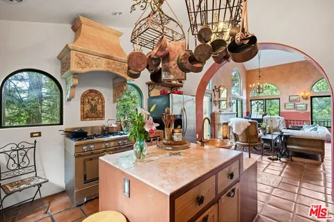 $1,999,000 | 754 Basin Drive, Topanga, CA 90290