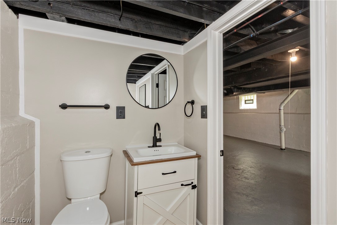 10538 Elmarge Road Cleveland, OH 44105 - Photo 34 of 39 Lowel level half bathroom