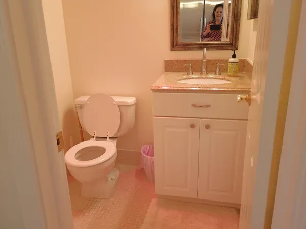 $3,000 | 5520 North Ocean Boulevard, Unit 208, Ocean Ridge, FL 33435