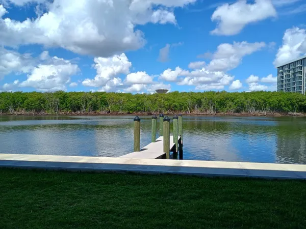 $3,000 | 5520 North Ocean Boulevard, Unit 208, Ocean Ridge, FL 33435