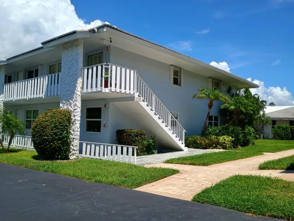 $3,000 | 5520 North Ocean Boulevard, Unit 208, Ocean Ridge, FL 33435