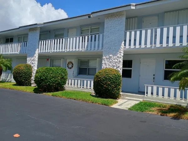 $3,000 | 5520 North Ocean Boulevard, Unit 208, Ocean Ridge, FL 33435