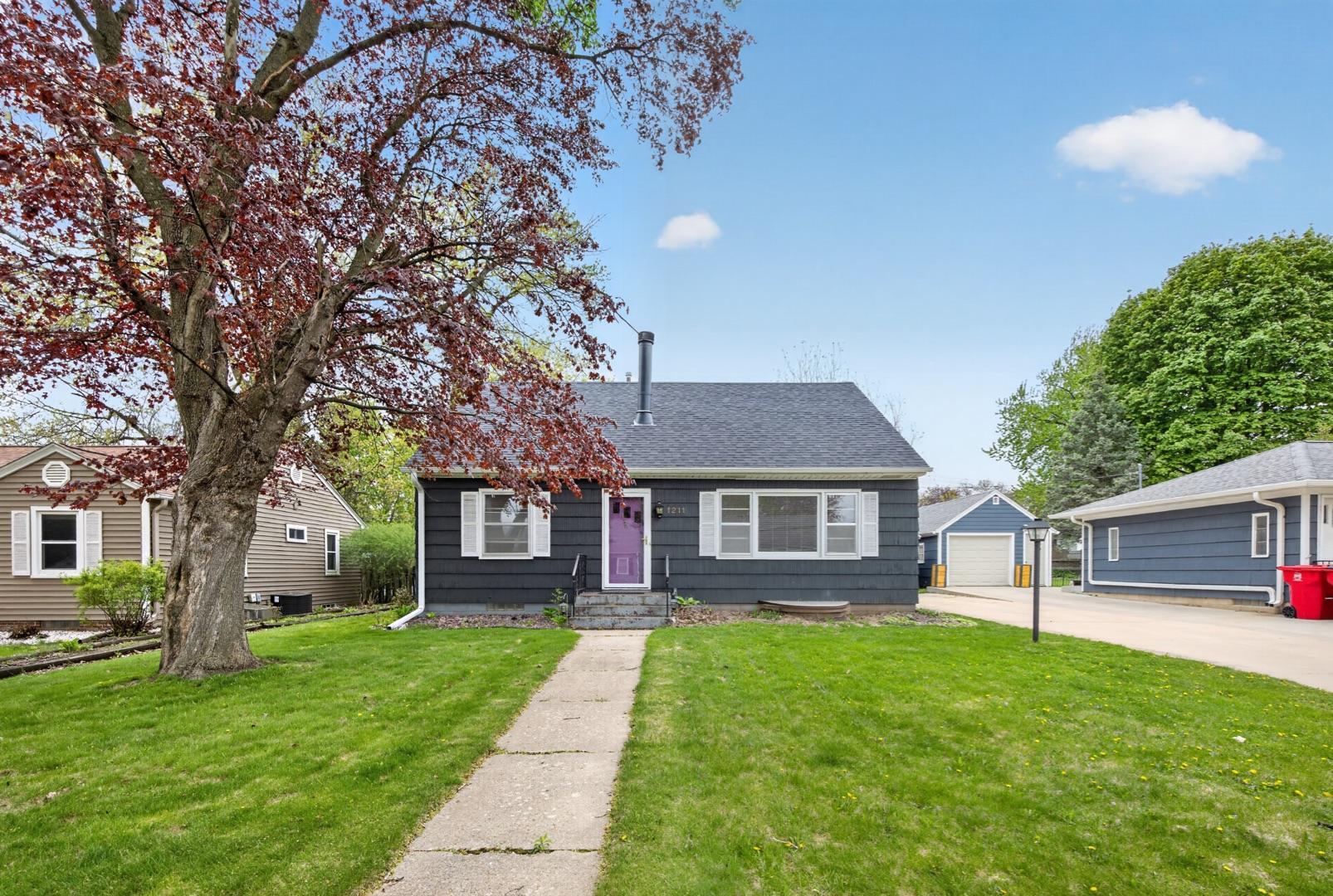 1211 9th Avenue Northwest Rochester, MN 55901 - Photo 1 of 1 Gallery Image 1