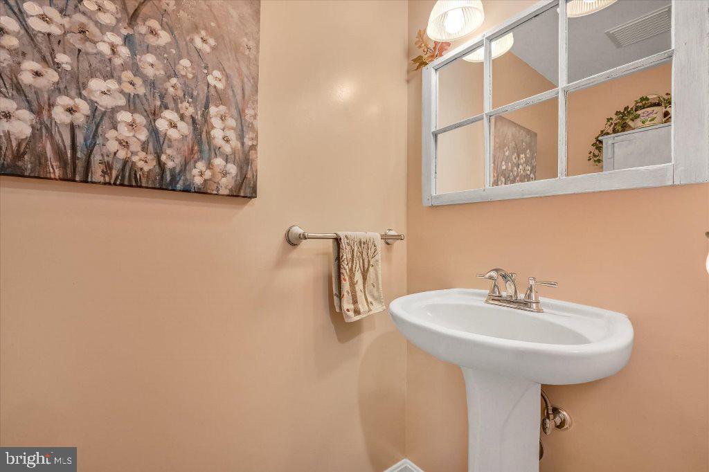 1025 Union House Road Lititz, PA 17543 - Photo 18 of 36