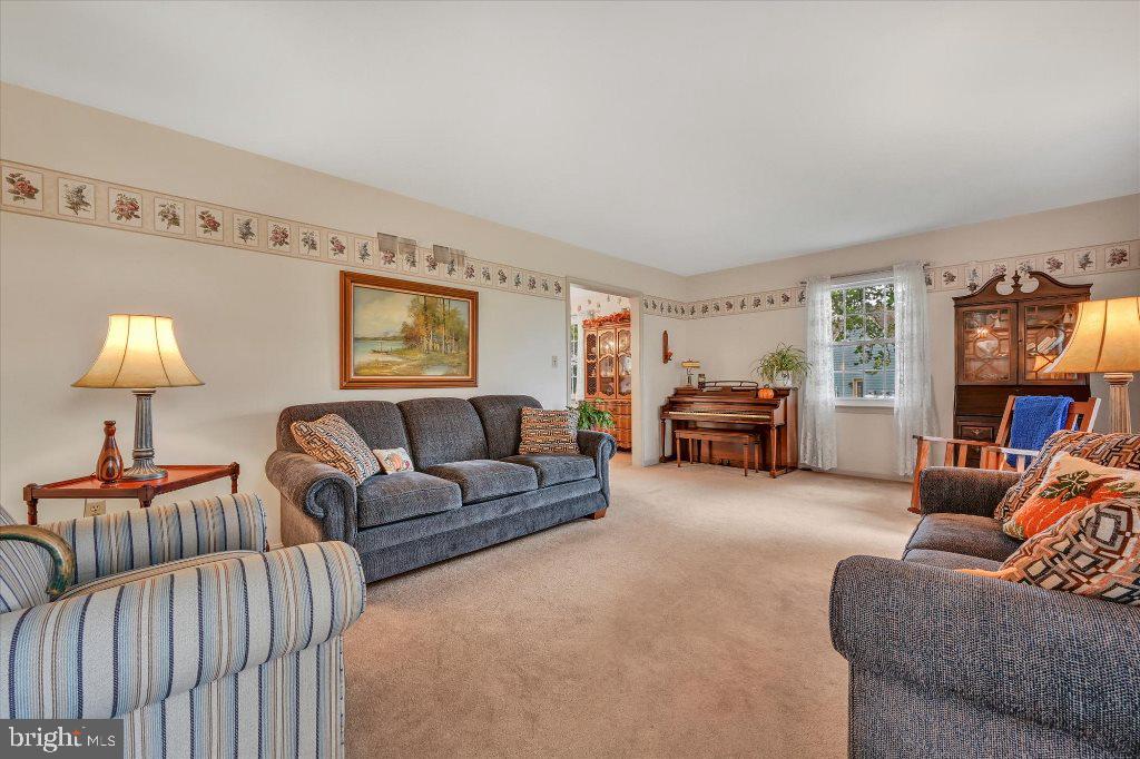 1025 Union House Road Lititz, PA 17543 - Photo 6 of 36