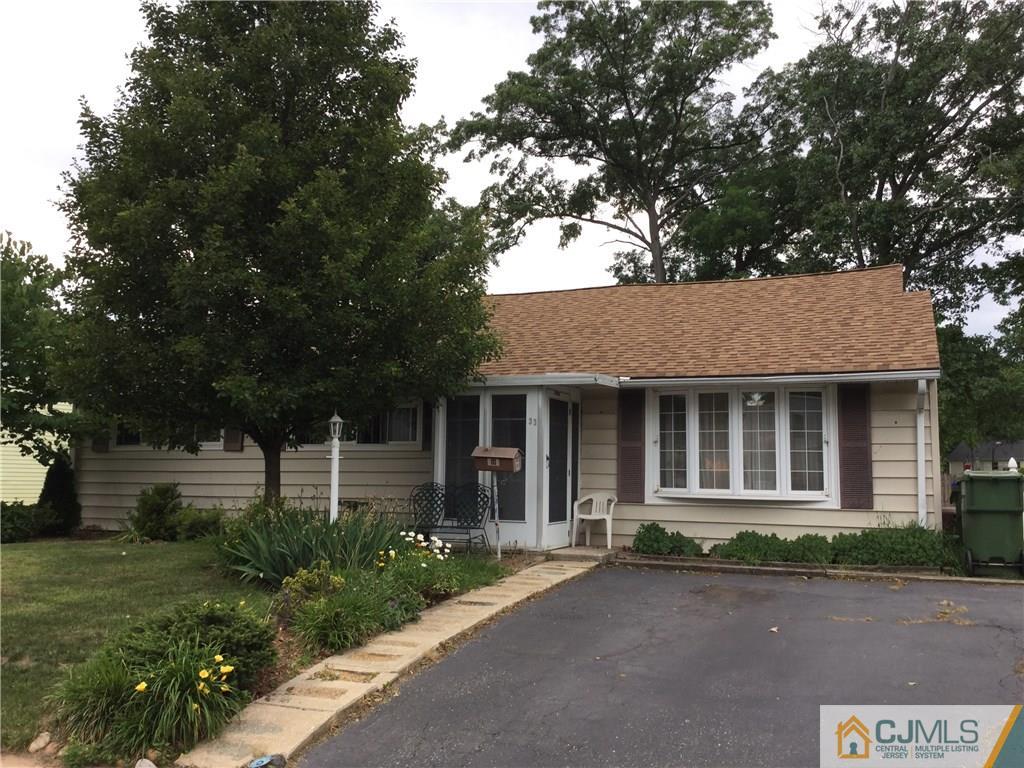 33 Idlewild Road Edison, NJ 08817 - Photo 1 of 16 front view of house with a yard