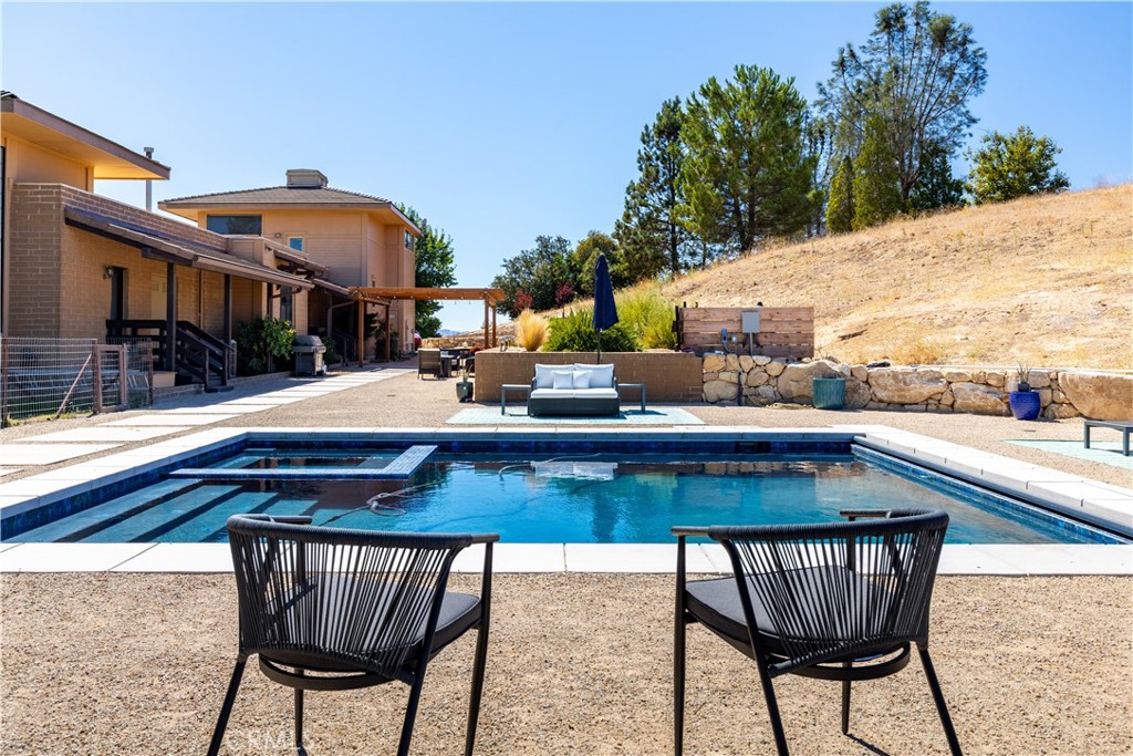 2550 Summer Ranch Road Paso Robles, CA 93446 - Photo 7 of 57