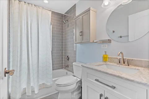 $525,000 | 201 North Maple Street, Mount Prospect, IL 60056