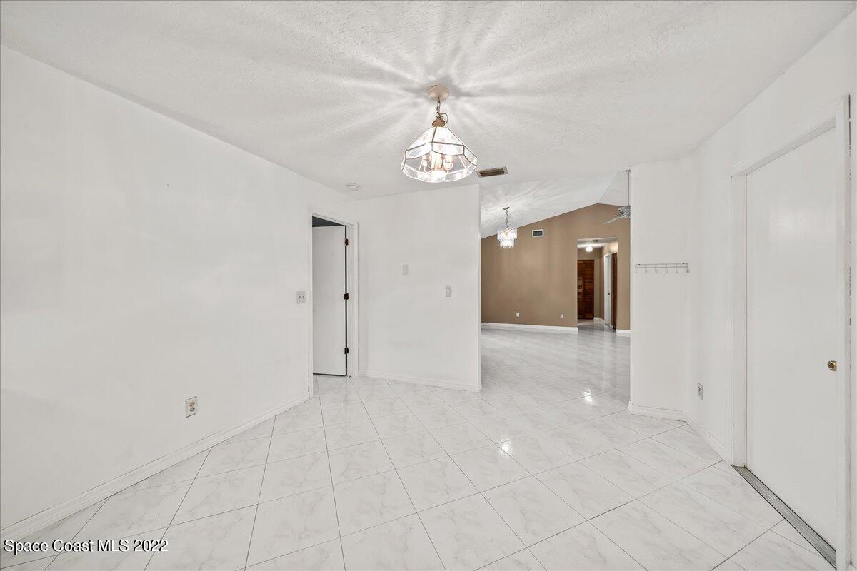 789 Rostock Circle Northwest Palm Bay, FL 32907 - Photo 15 of 34 Dining Room