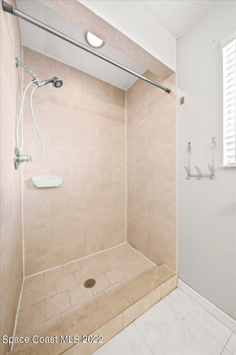 789 Rostock Circle Northwest Palm Bay, FL 32907 - Photo 19 of 34 Master Bath