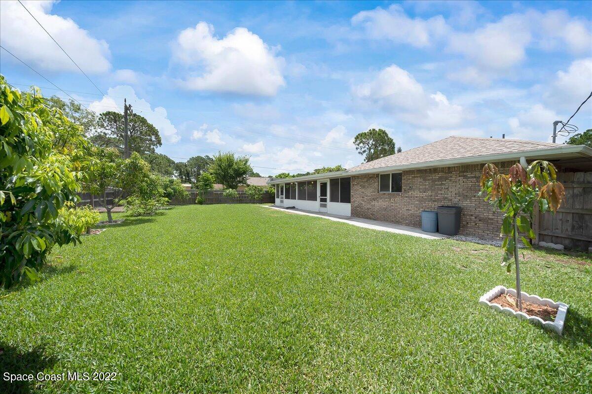 789 Rostock Circle Northwest Palm Bay, FL 32907 - Photo 25 of 34 Yard