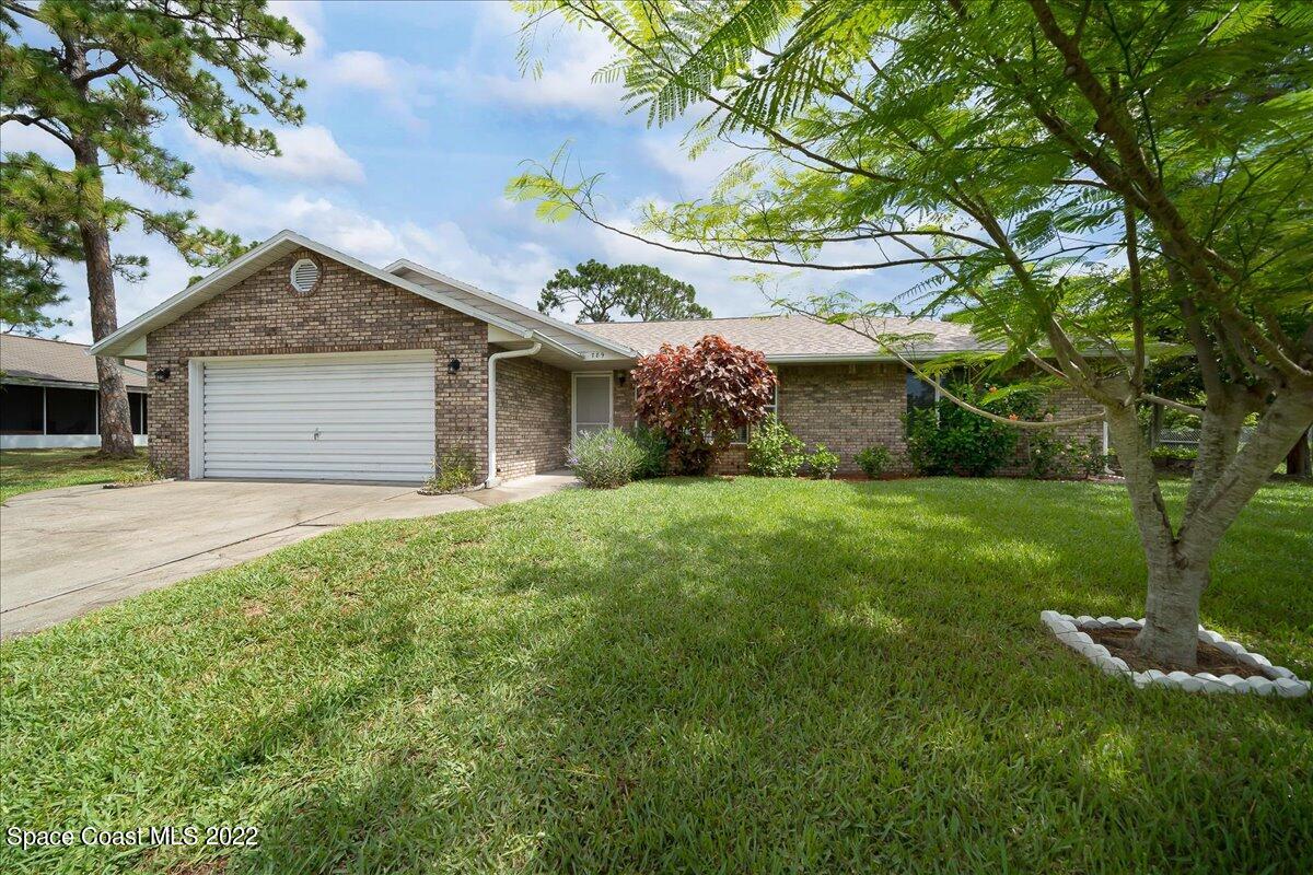 789 Rostock Circle Northwest Palm Bay, FL 32907 - Photo 4 of 34 Front View